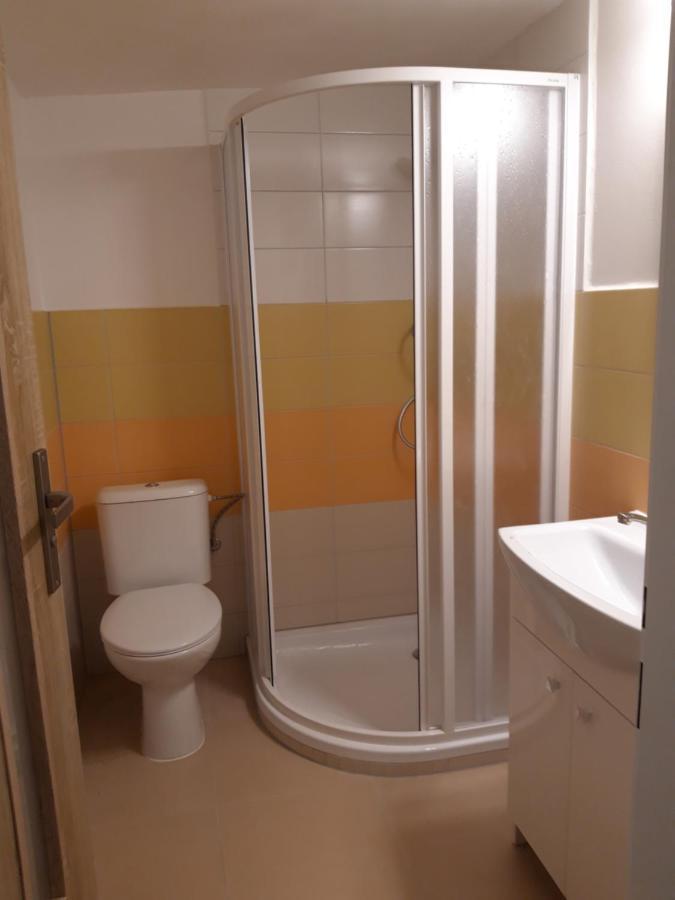Apartman Plasy Exteriör bild